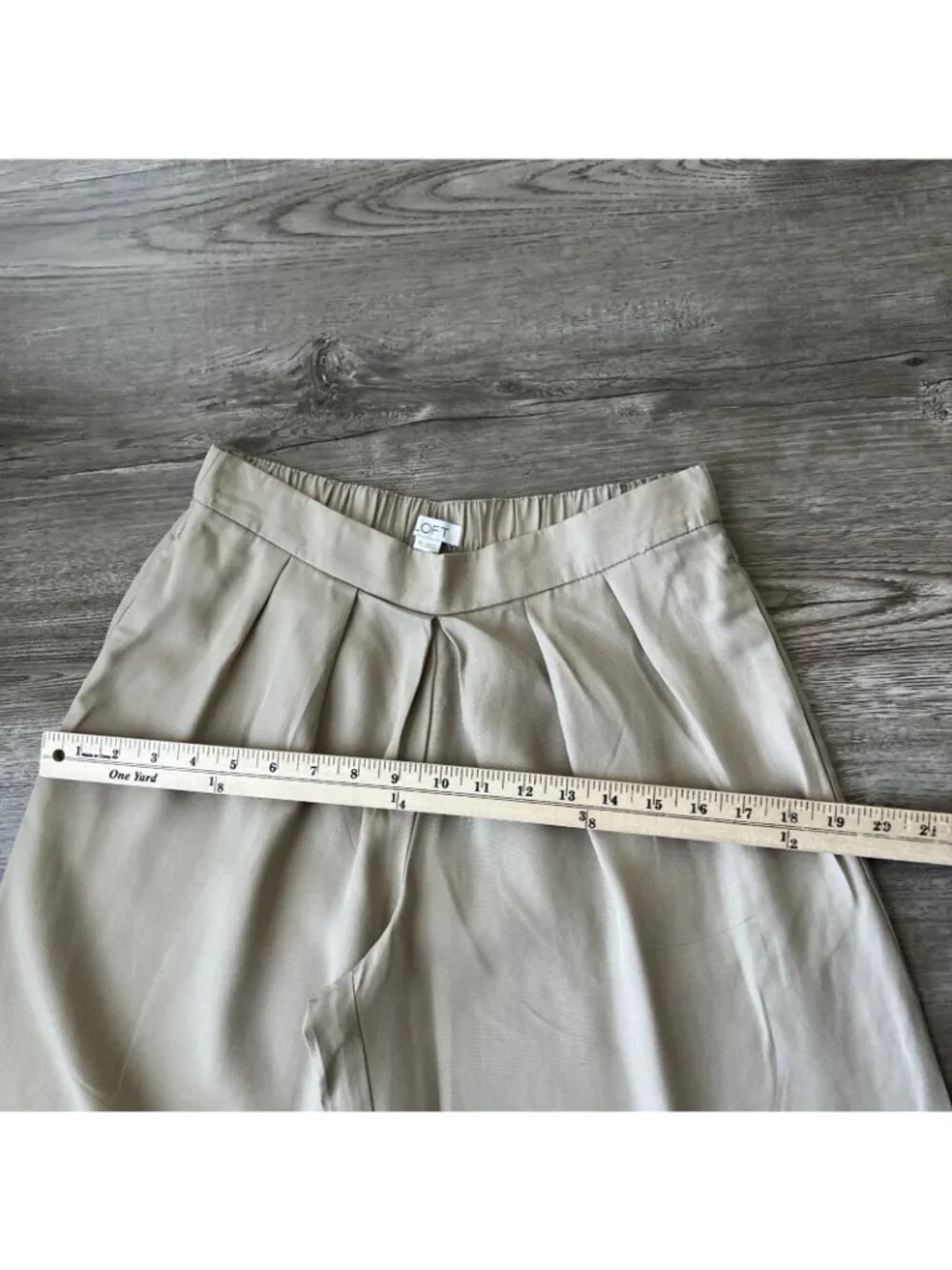 LOFT Wide Leg Pants Womens XS Beige Pleated Lyocell Culottes Gauchos NWT